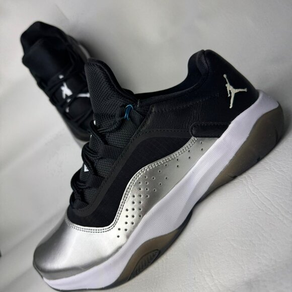 H79- SIZE 7 WOMENS NIKE JORDAN 11 CMFT BLACK / SILVER /WHITE DV2629-001 - Picture 8 of 11